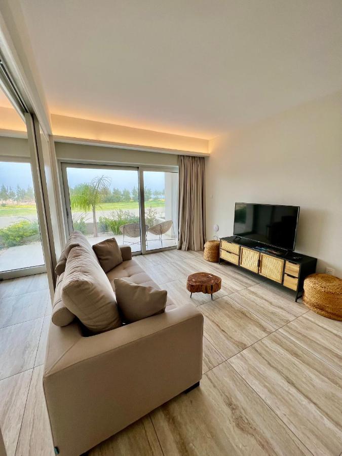 Emerald Suites Protaras Exterior photo
