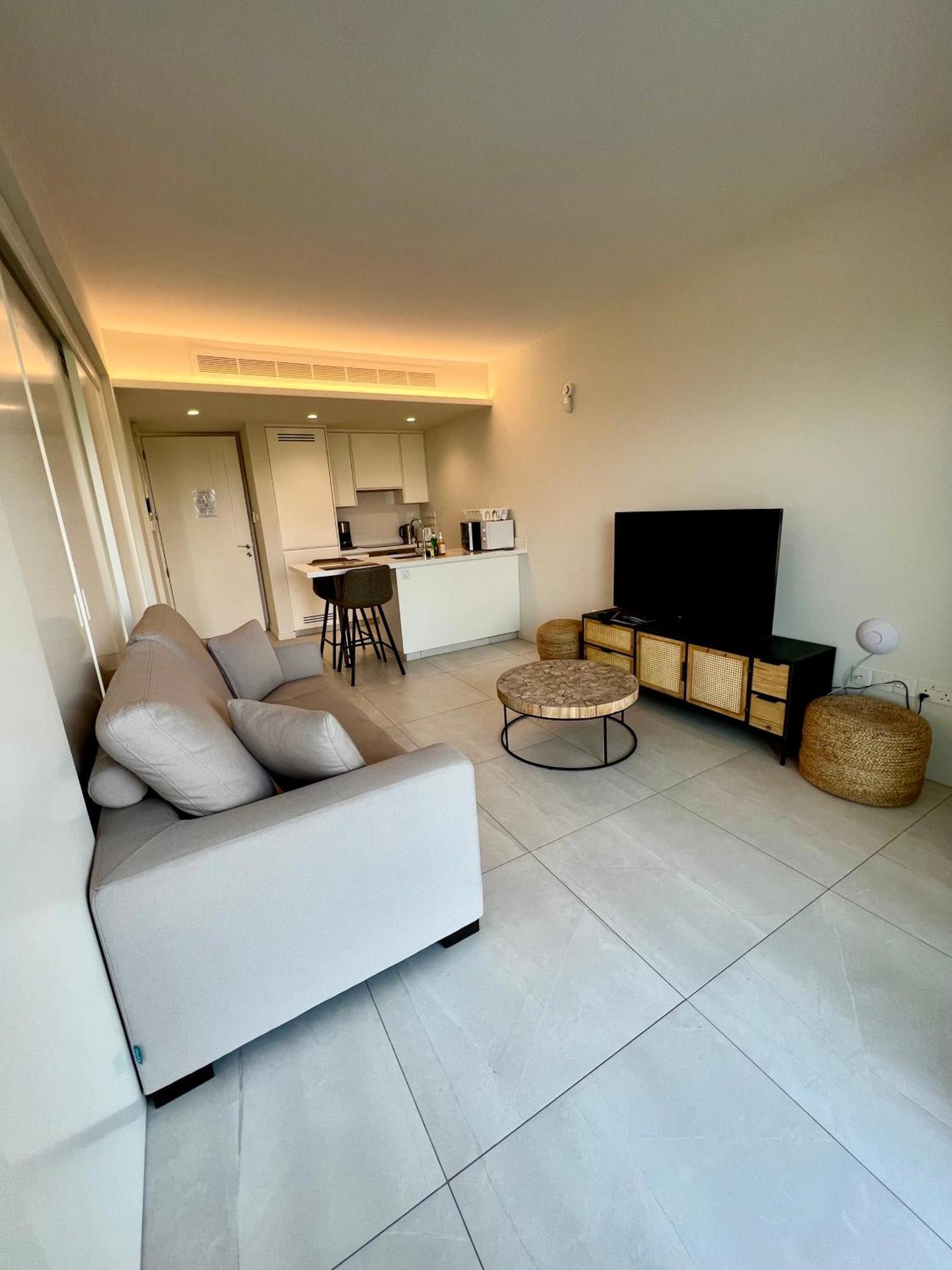 Emerald Suites Protaras Exterior photo