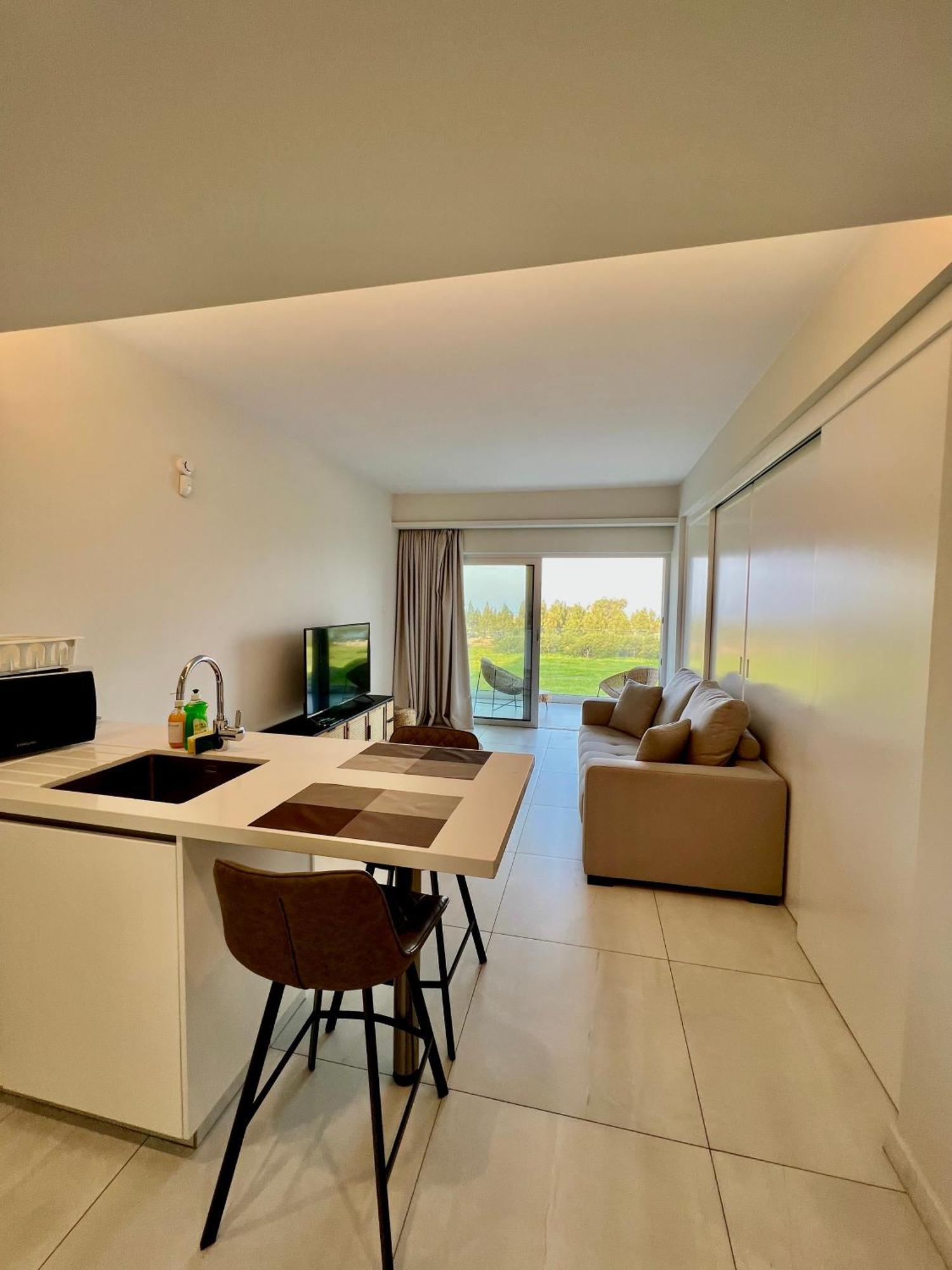 Emerald Suites Protaras Exterior photo