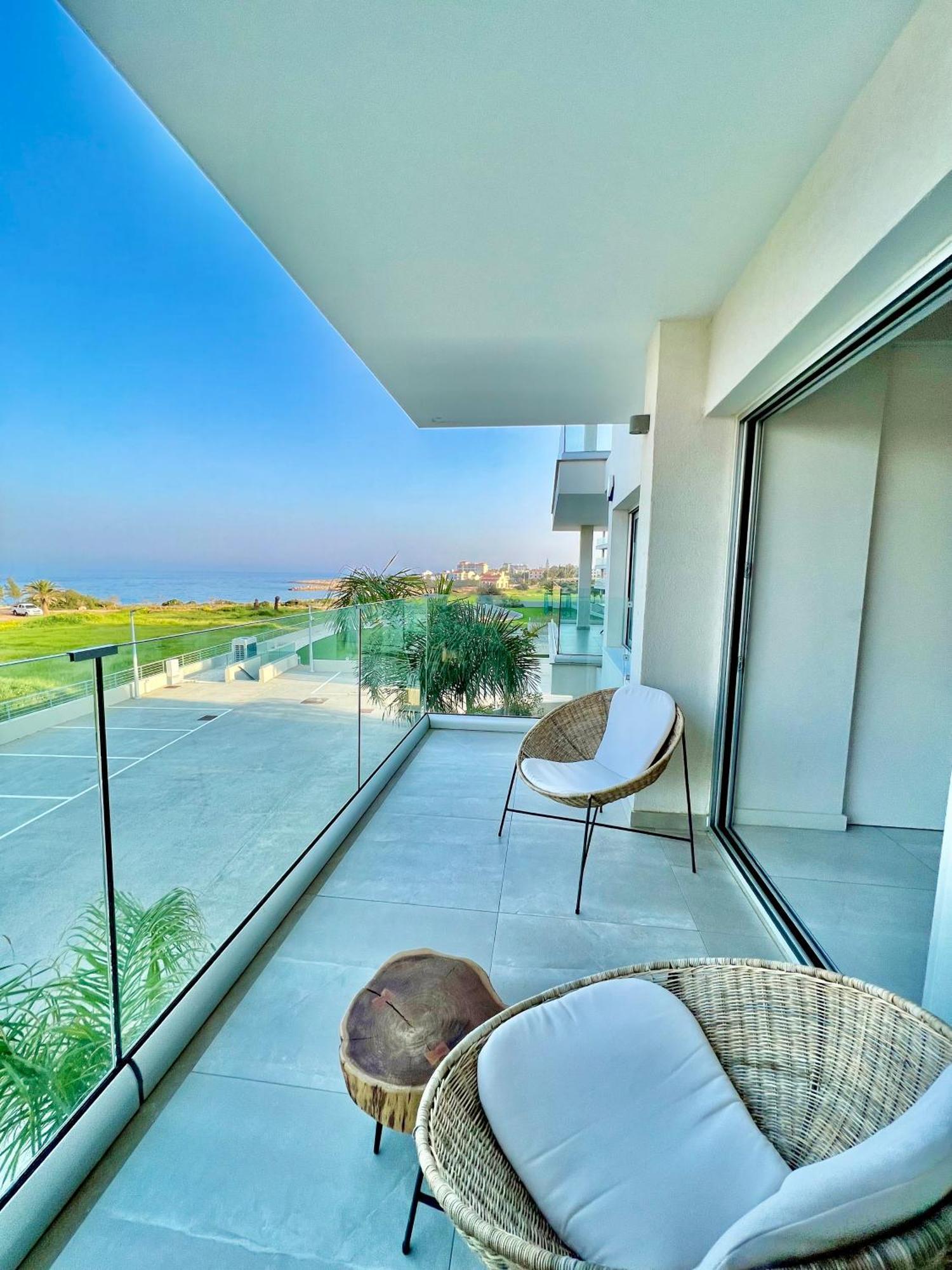 Emerald Suites Protaras Exterior photo