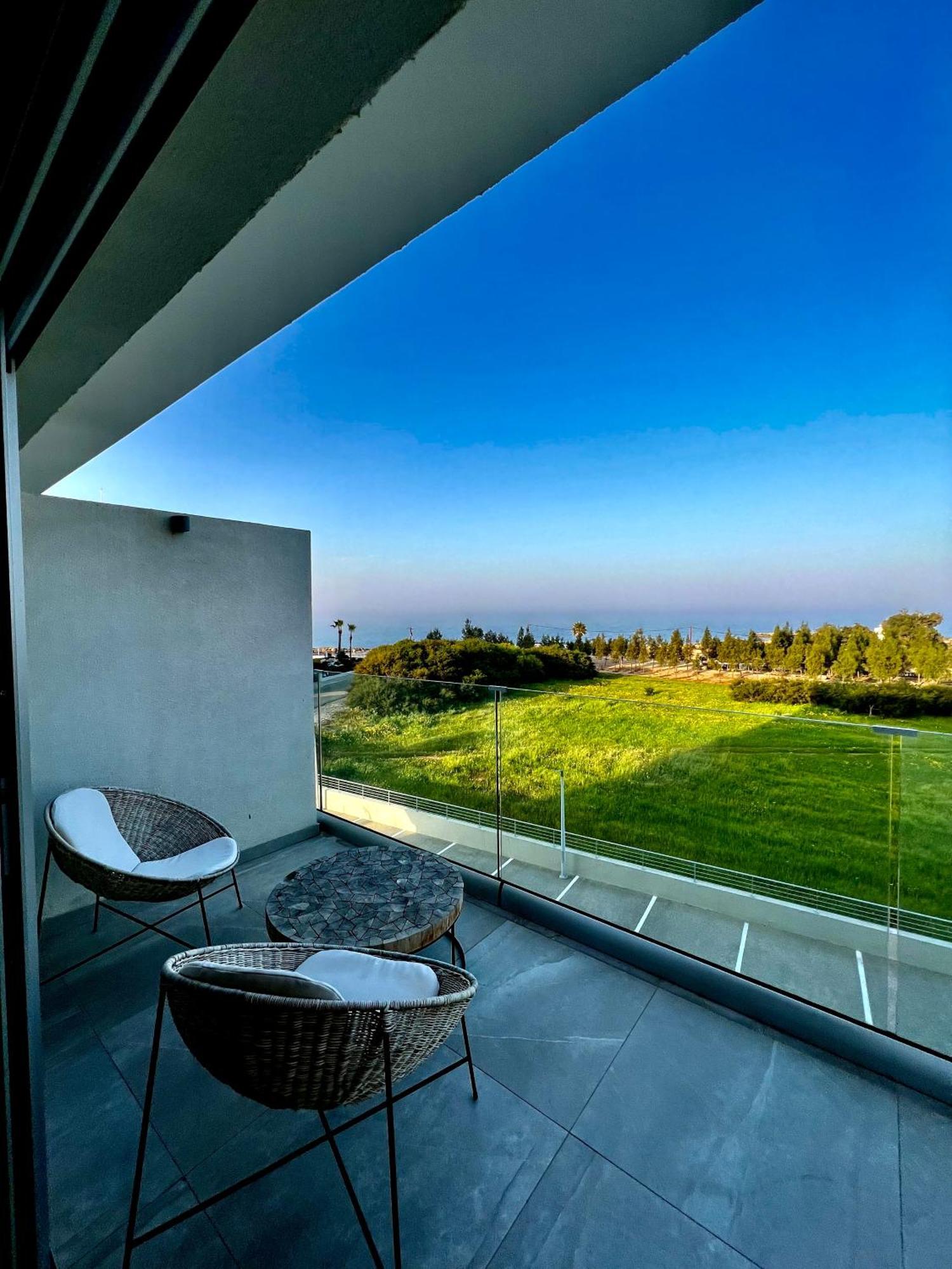 Emerald Suites Protaras Exterior photo